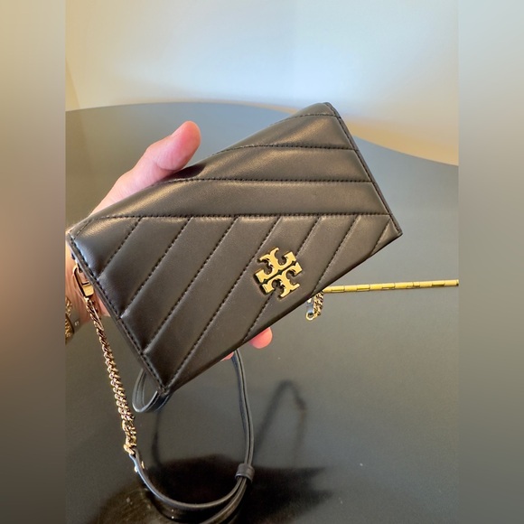 NWT authentic rare luxury minimalist Tory Burch Kira Chevron Phone Crossbody - Picture 17 of 17
